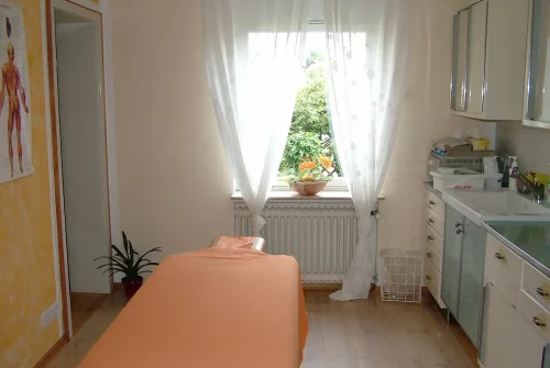 Behandlungszimmer -Liebscher & Bracht Praxis